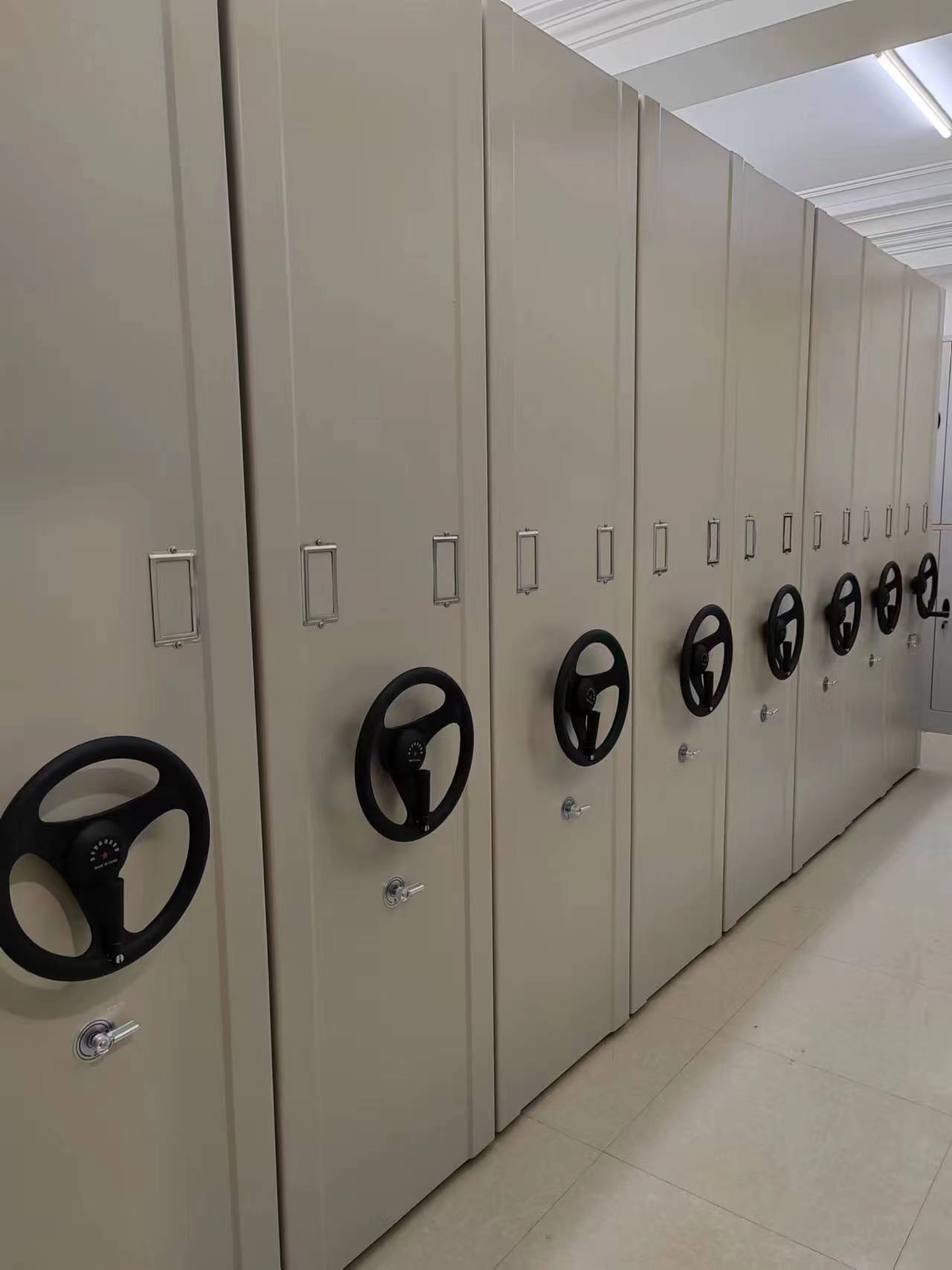 
                                    大連勝利路拓寬改造工程建設(shè)有限公司